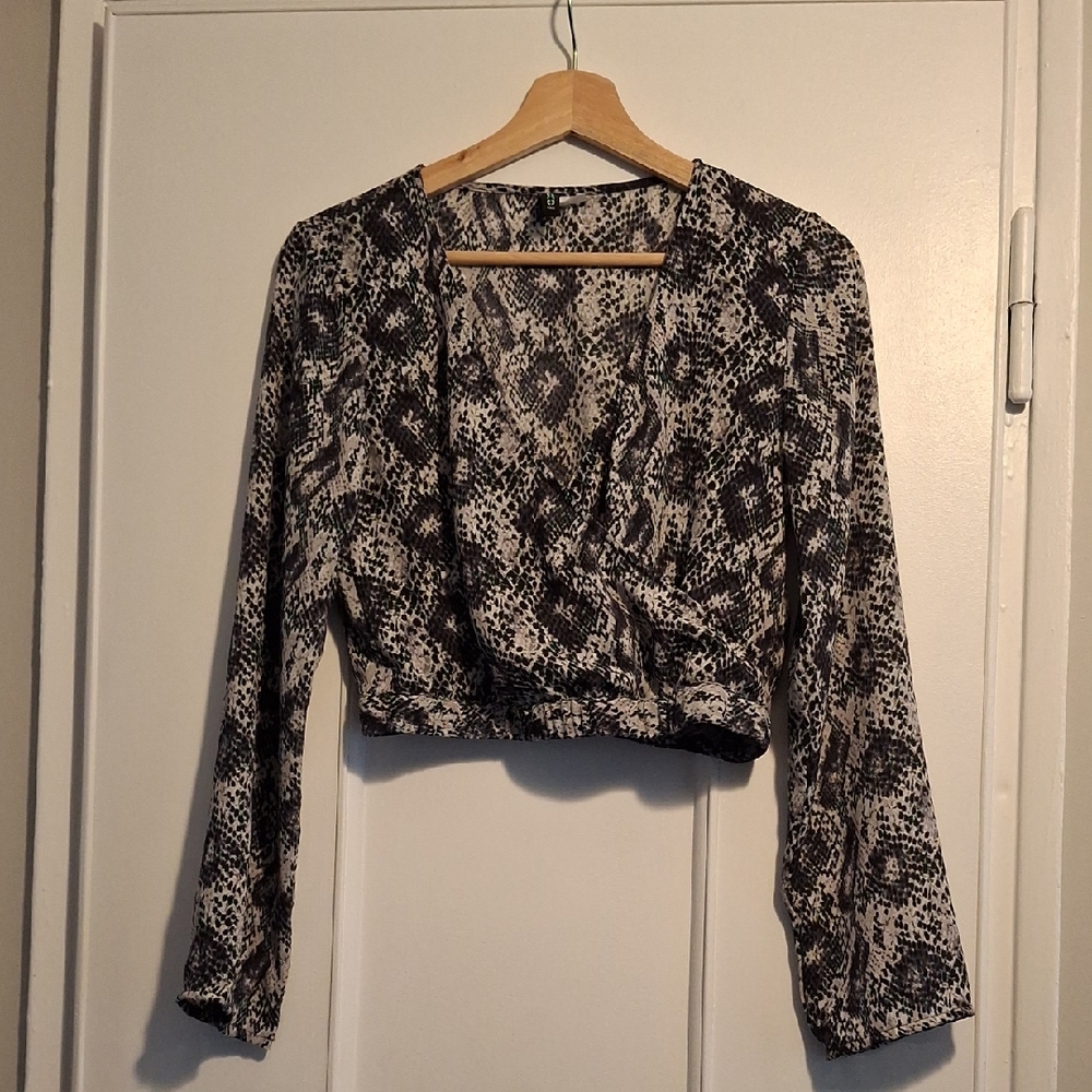 H&M Black and White Cropped Wrap Blouse